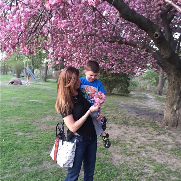 Tory Burch Tote - wallet) possible listing pending - Picture 4 of 7